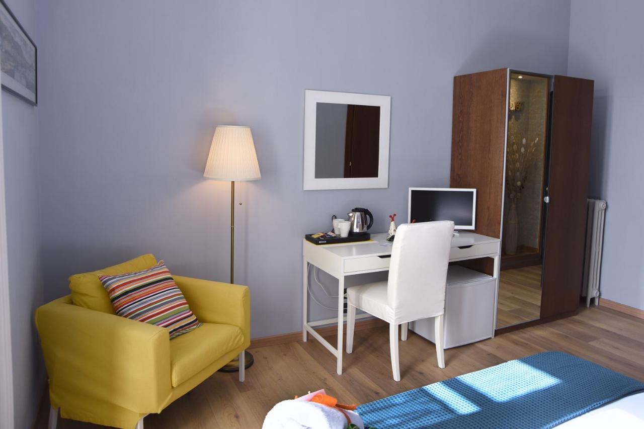 Bed and Breakfast La Dimora Luca Giordano à Naples Extérieur photo